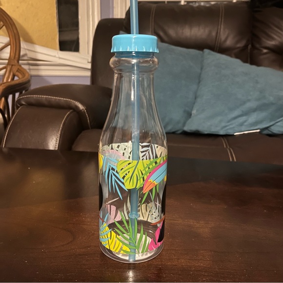 Colorful Toucan Tropical Plastic Reusable Bottle w/Straw, NWOT - Picture 2 of 6
